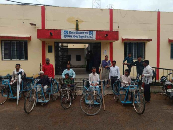 Disabled people got tricycle with the help of Jan Sahas