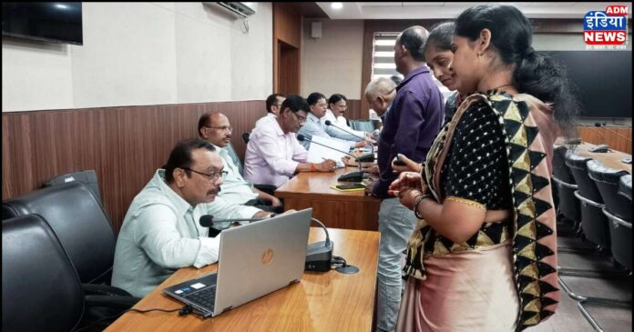 Additional Collector heard the problems of citizens in public hearing