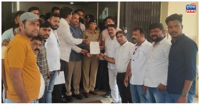 Amla police station in-charge's objectionable post created uproar, Congress demanded action,
